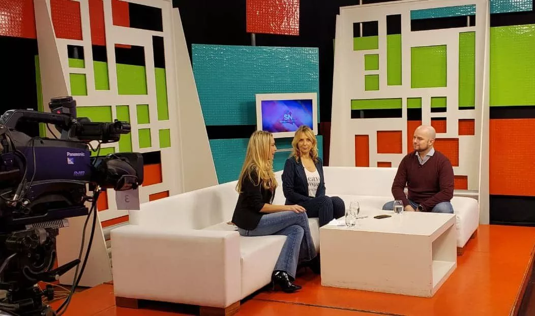 photo of Mario Delfino on Argentina TV discussing technology